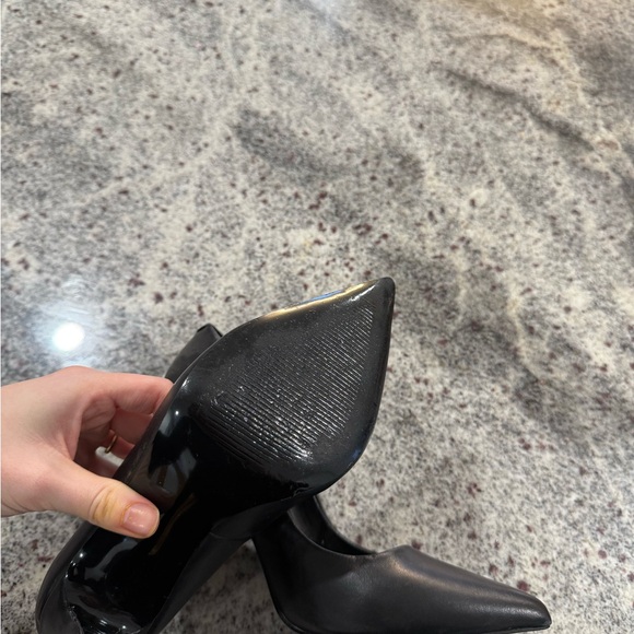 Steve Madden Black Pointed Toe Leather Pumps - Picture 5 of 7